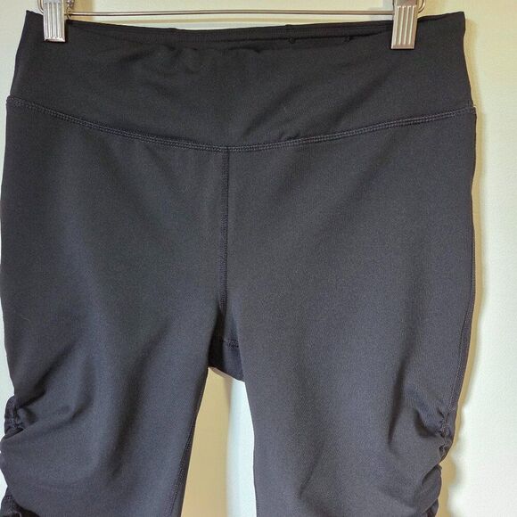 EUC GAIAM BLACK MID RISE RUCHED 9" INSEAM BIKE SHORTS SIZE M - Picture 1 of 12